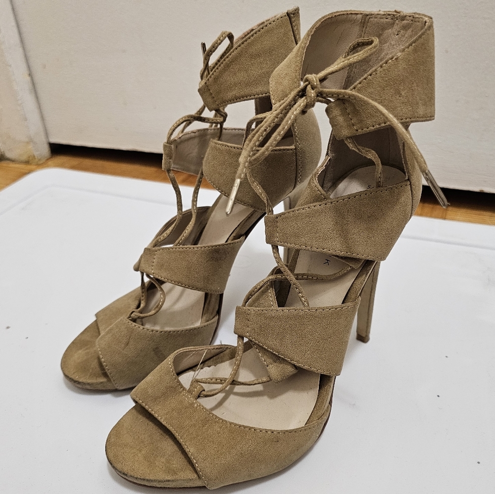 NEW LOOK BEIGE/TAN HEELS